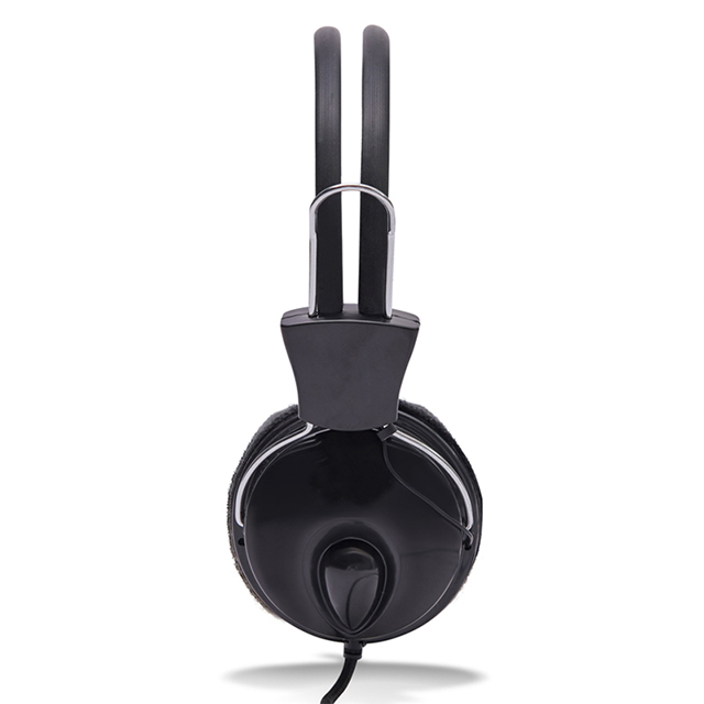 কম্পিউটার তারযুক্ত হেডফোন